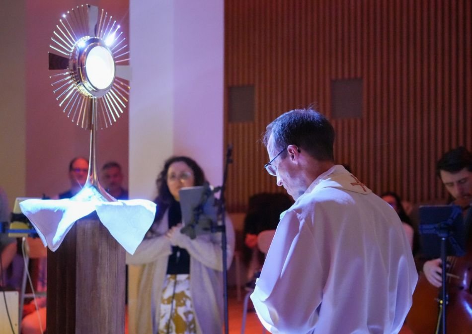 24/7 – Eucharistische Anbetung